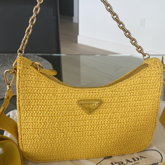 One week sale‼️ Prada Re-Edition 2005 yellow raffia bag - Picture 4 of 12